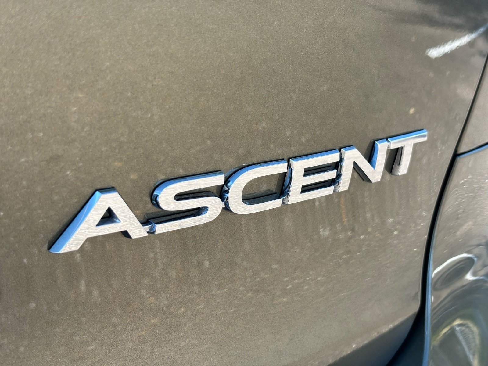 Used 2025 Subaru Ascent Premium w/ Premium Package image 23