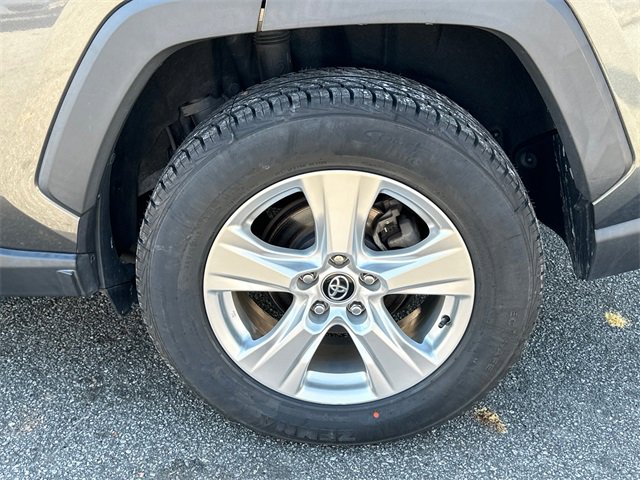 Used 2021 Toyota RAV4 XLE image 19