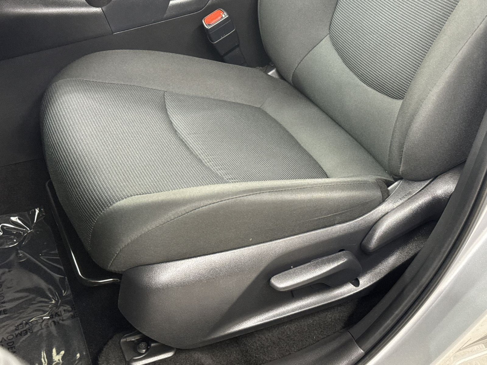 Used 2025 Toyota RAV4 LE AWD/4WD image 26