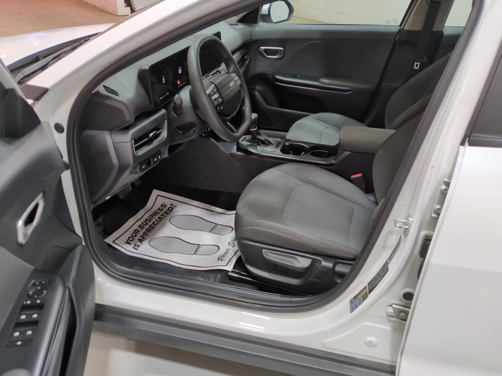 Certified 2025 Kia K4 FWD image 15