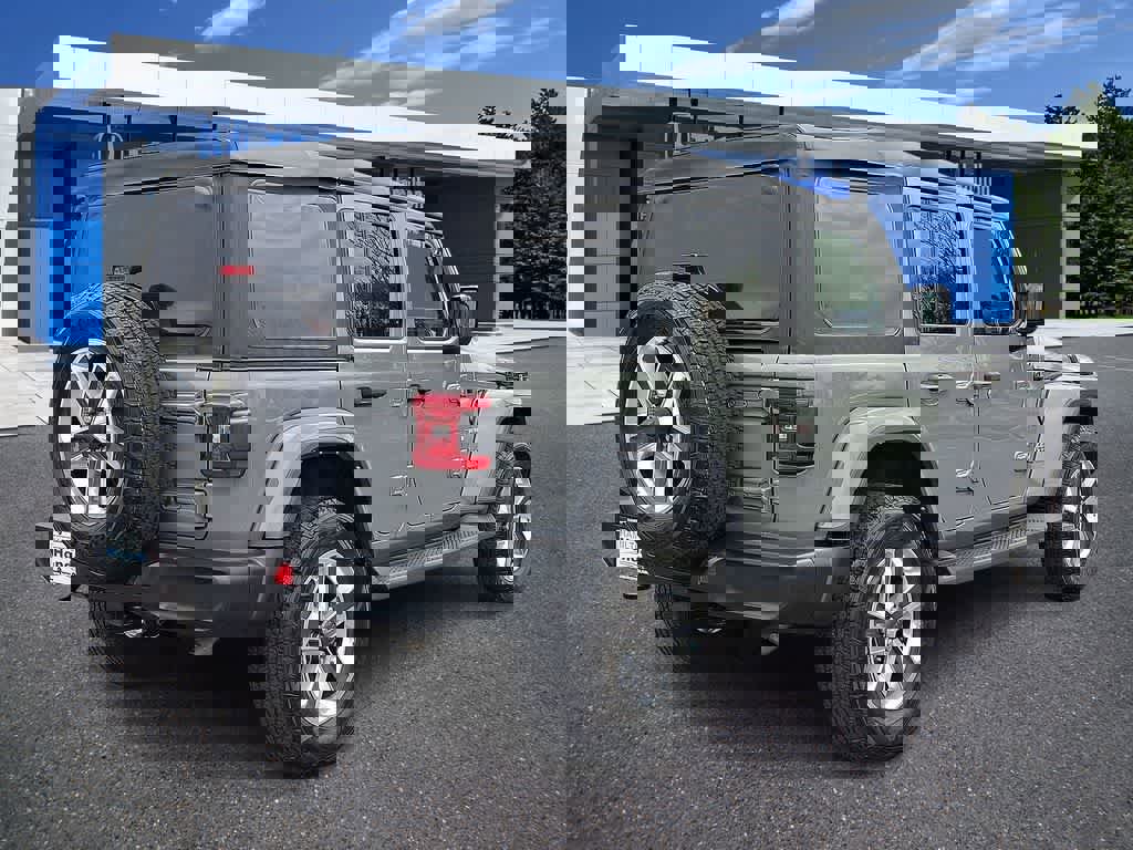 Used 2022 Jeep Wrangler Unlimited Sahara w/ LED Lighting Group AWD/4WD image 22
