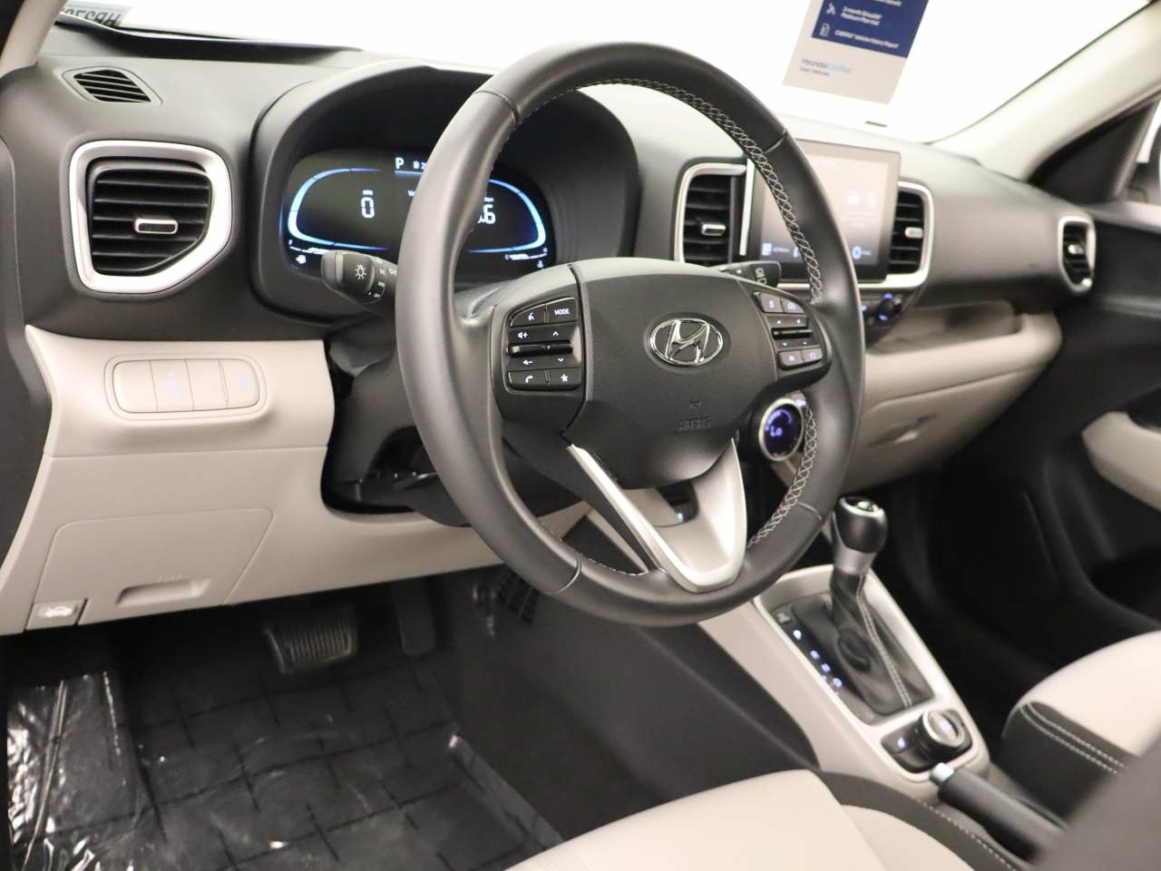 Used 2026 Hyundai Venue SEL FWD image 15