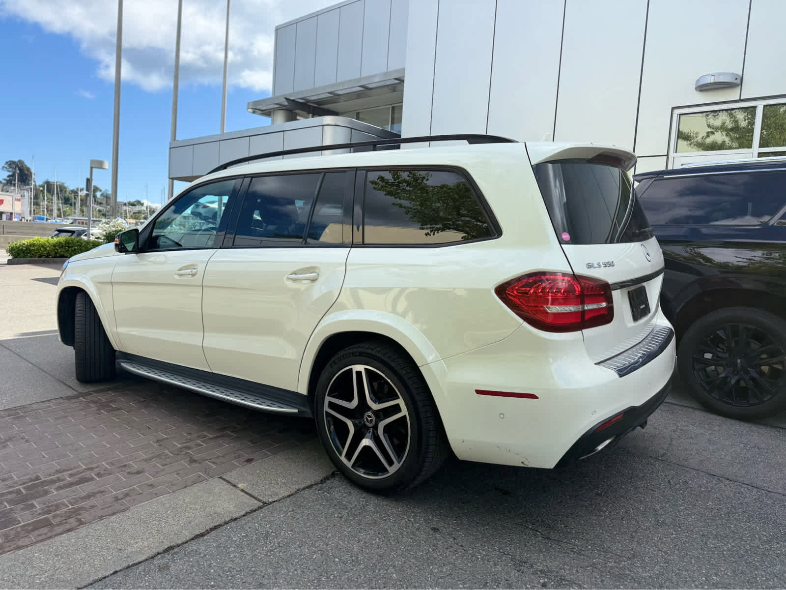 Used 2018 Mercedes-Benz GLS 550 4MATIC image 3