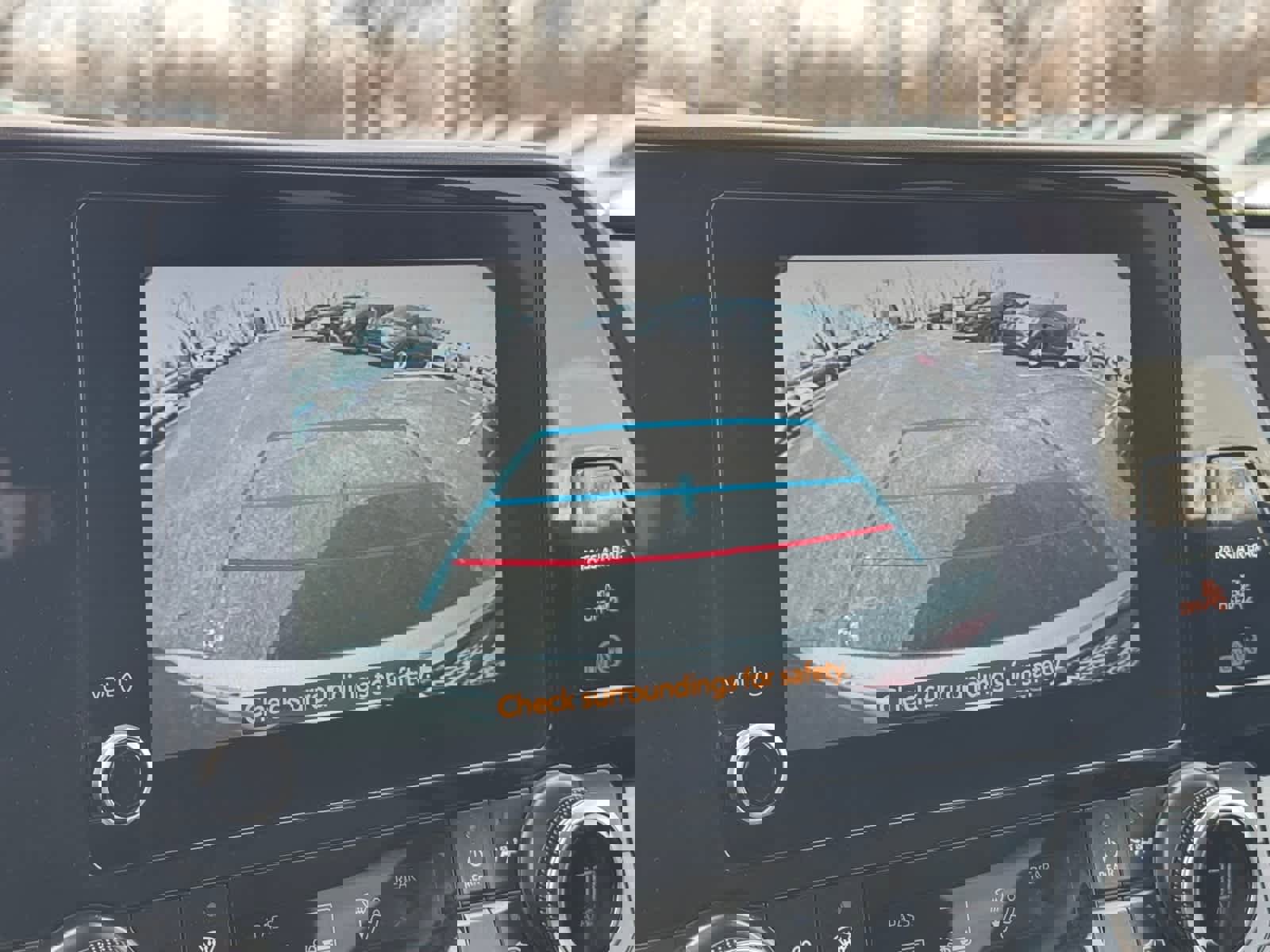 Used 2025 Toyota Highlander LE image 22