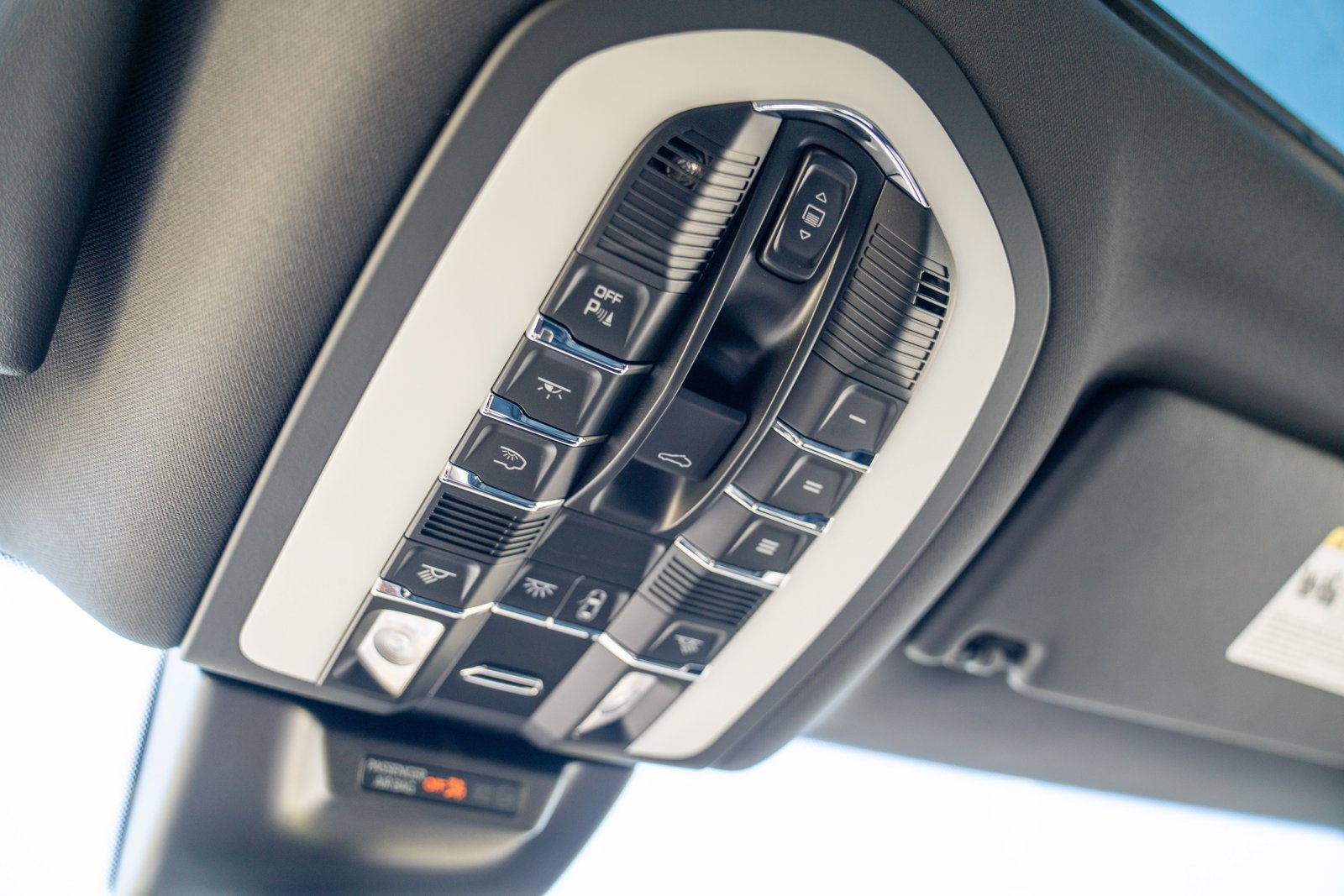 Certified 2026 Porsche Macan AWD/4WD image 21