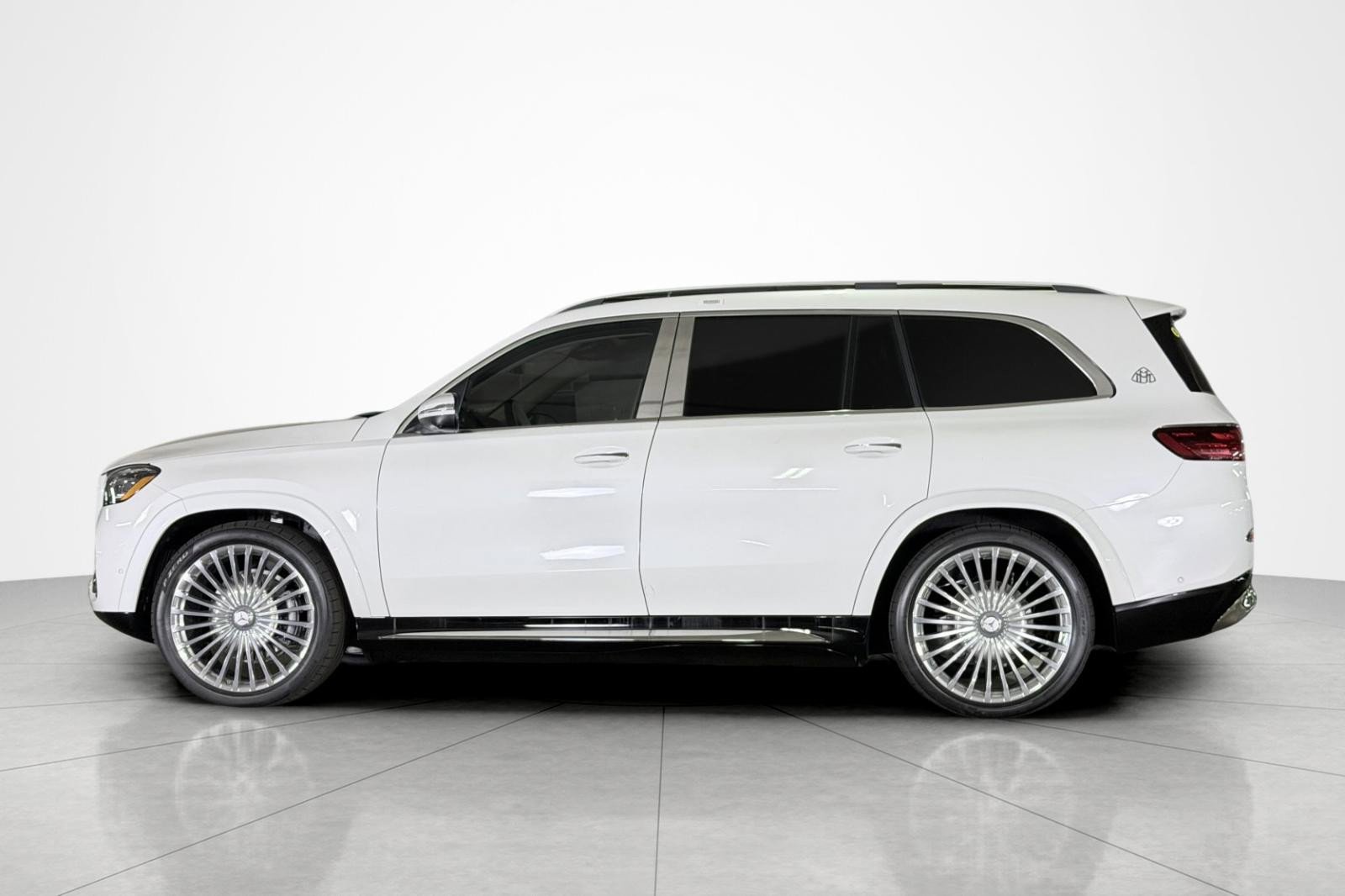 New 2026 Mercedes-Benz Maybach GLS 600 4MATIC image 2