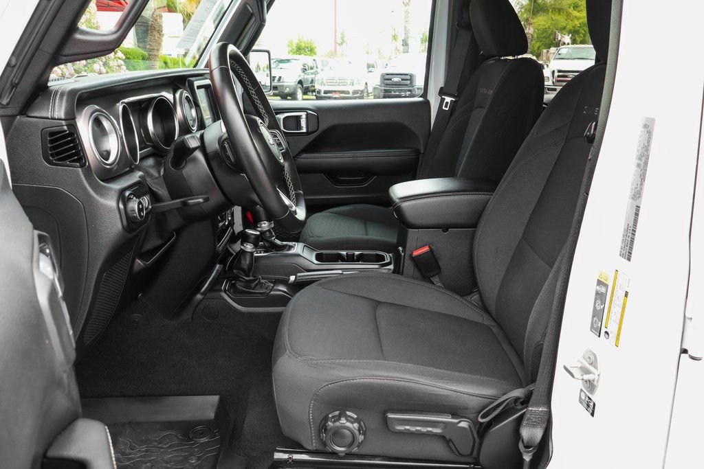 Used 2021 Jeep Gladiator Overland w/ LED Lighting Group AWD/4WD image 13