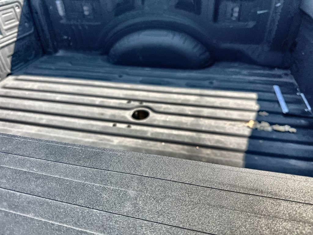 Used 2025 Ford F250 Lariat w/ Black Appearance Package image 7