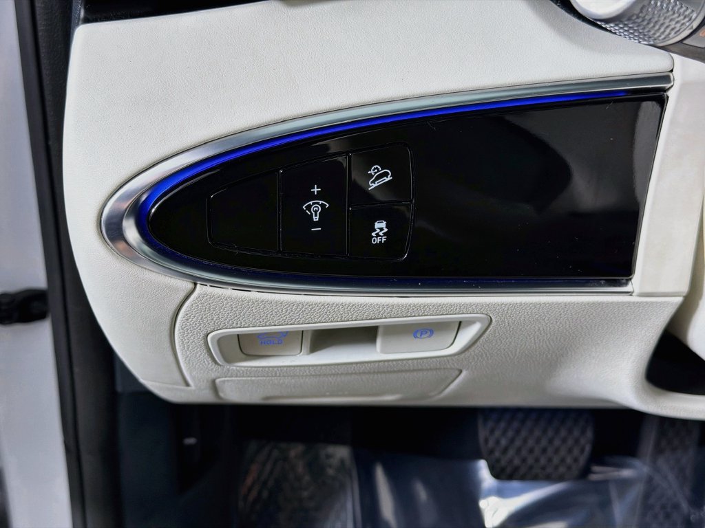 Used 2024 Genesis Electrified GV70 AWD/4WD image 35