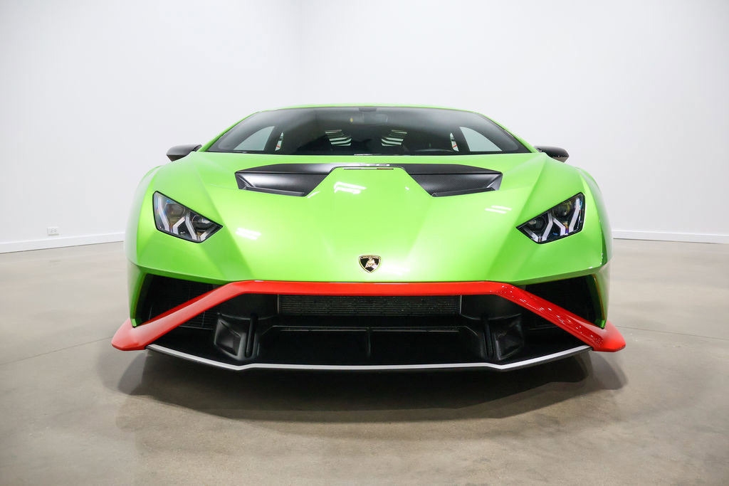 Used 2022 Lamborghini Huracan STO image 9