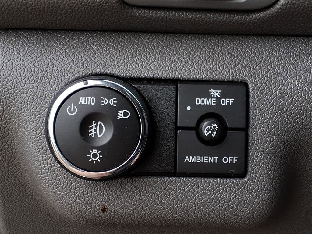 Used 2015 Chevrolet Traverse LT w/ Style and Technology Package FWD image 16