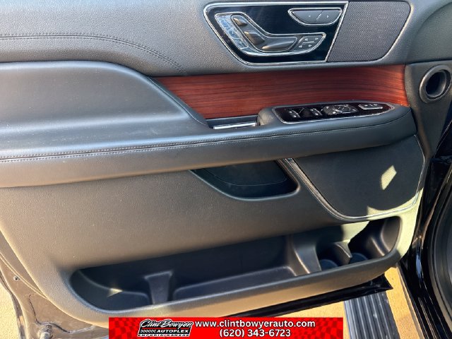 Used 2022 Lincoln Navigator Reserve AWD/4WD image 11