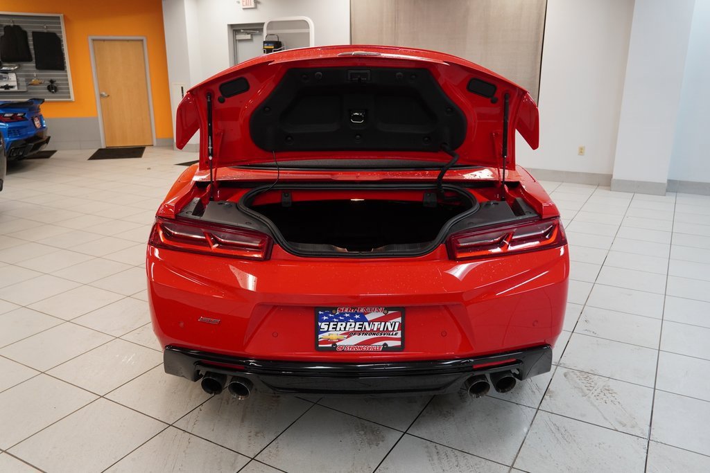 Used 2017 Chevrolet Camaro SS image 9