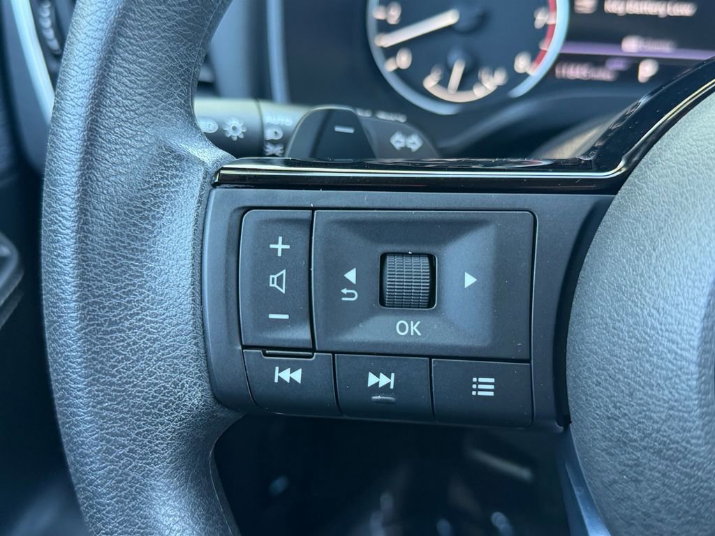 Used 2023 Nissan Rogue SV image 23