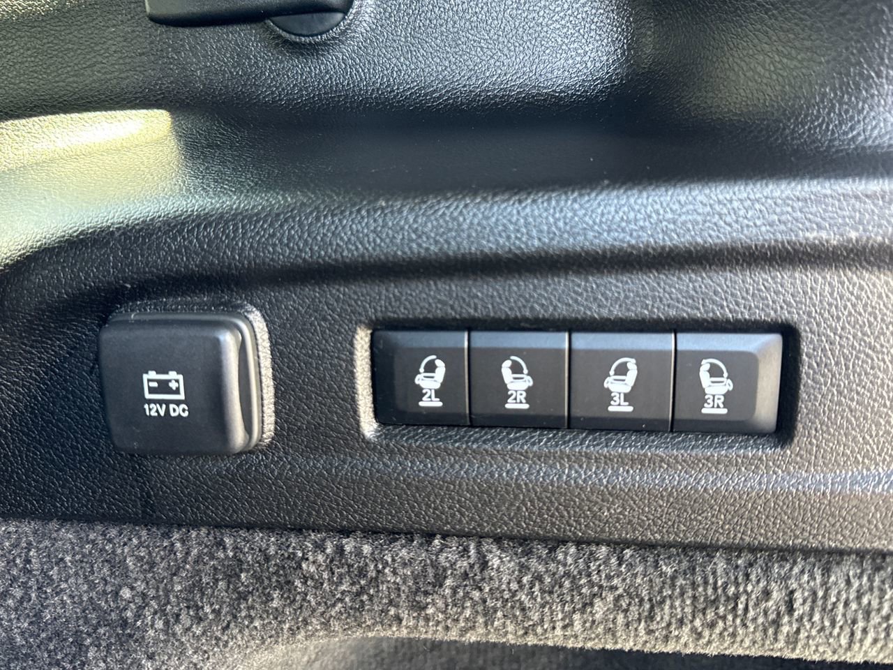 Used 2024 Jeep Grand Cherokee L Overland w/ Advanced Protech Group III AWD/4WD image 11