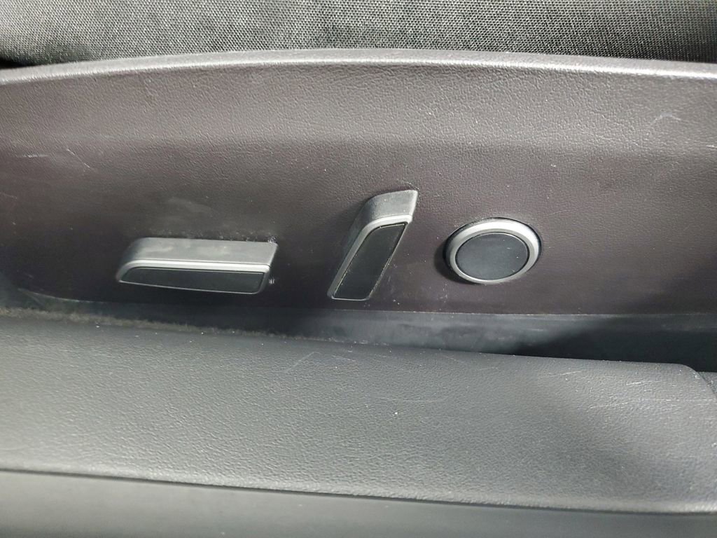 Used 2021 Tesla Model 3 Standard Range Plus image 19