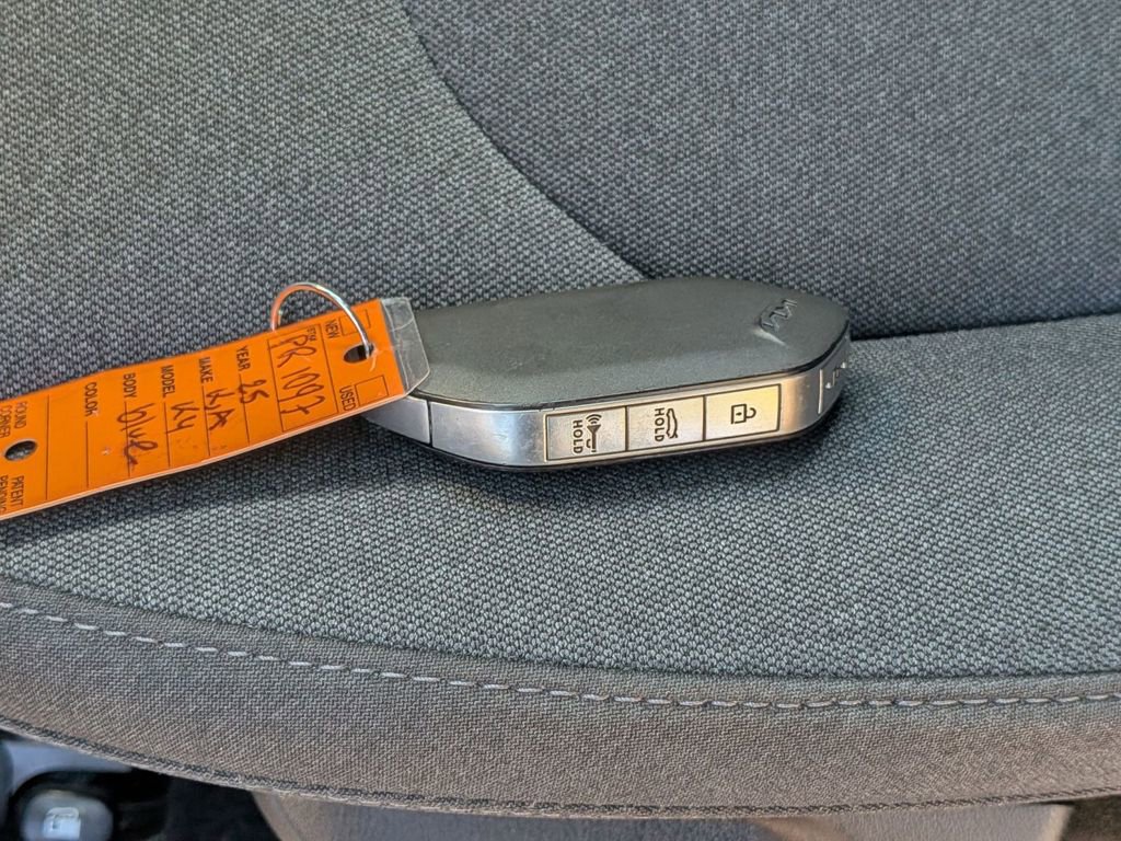 Used 2025 Kia K4 LXS image 34