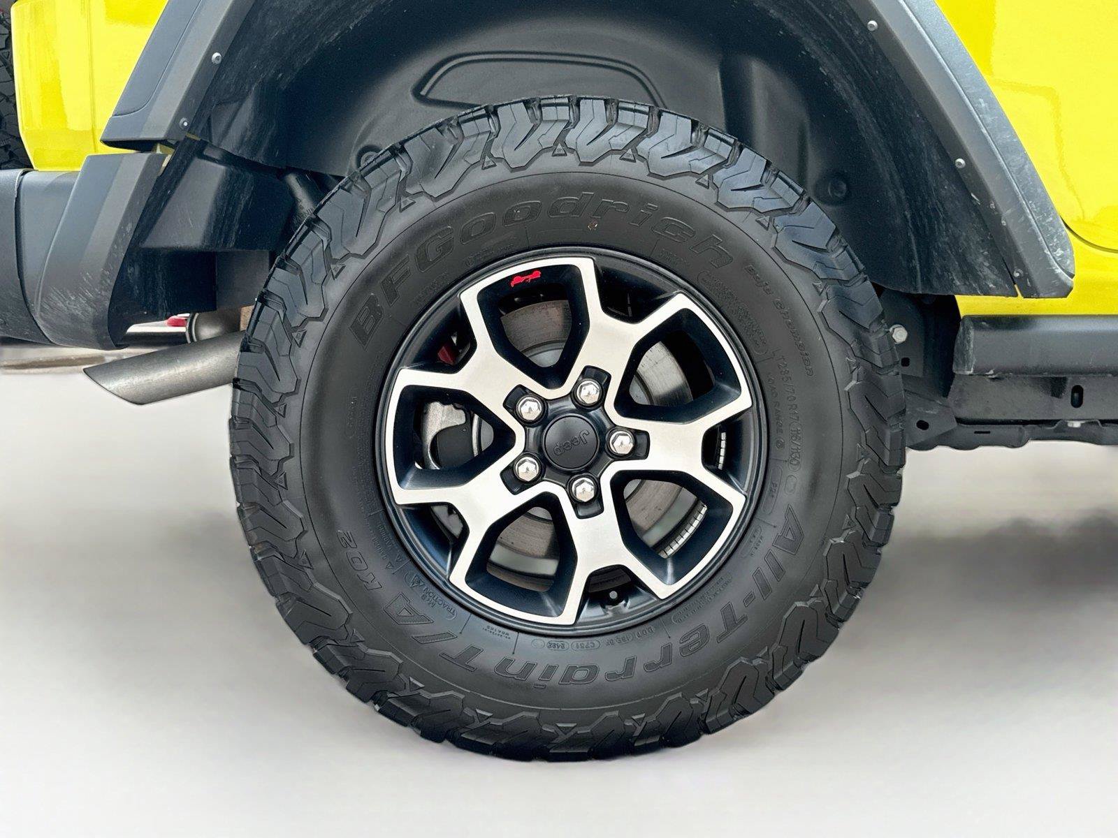 Used 2022 Jeep Wrangler Unlimited Rubicon w/ Steel Bumper Group AWD/4WD image 38