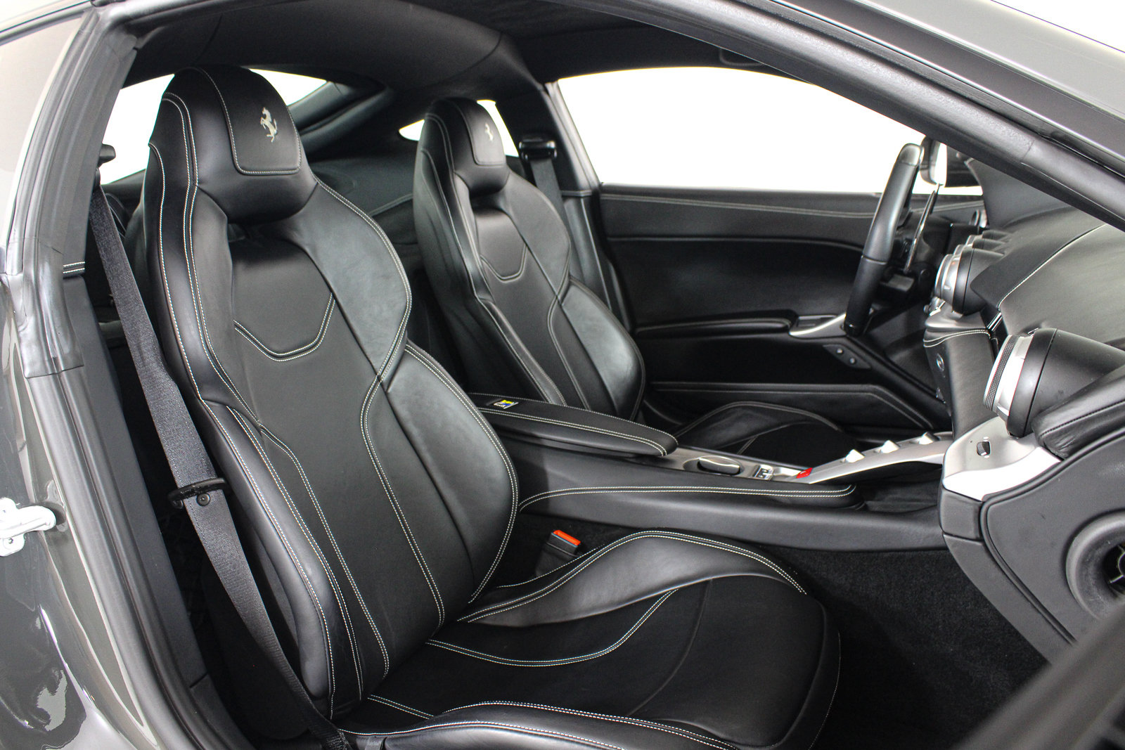 Used 2015 Ferrari F12 Berlinetta RWD image 28