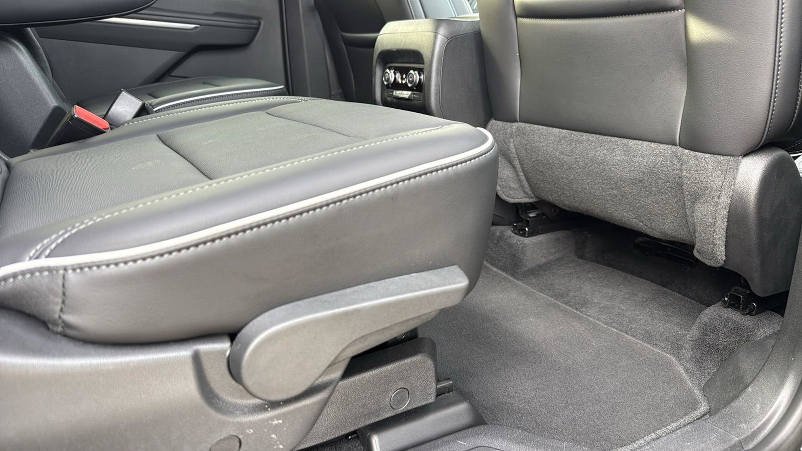 Used 2025 Buick Enclave Preferred image 27