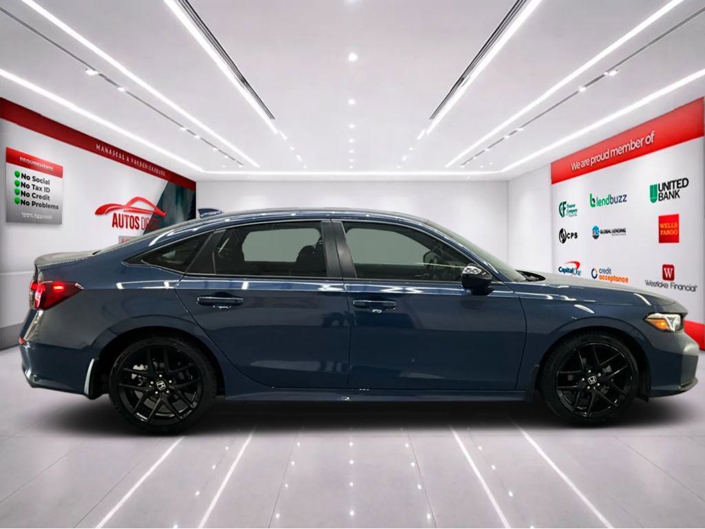 Used 2025 Honda Civic Sport image 9
