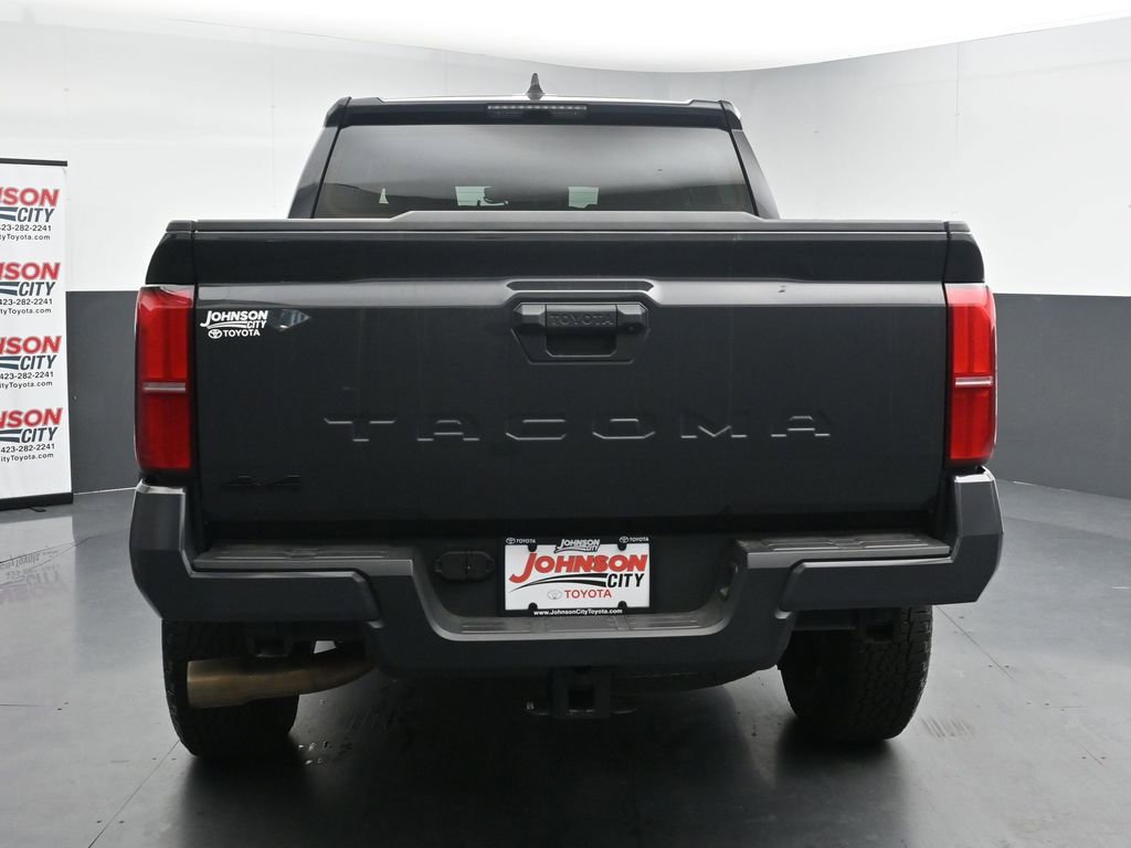 Used 2025 Toyota Tacoma TRD Off-Road AWD/4WD image 7