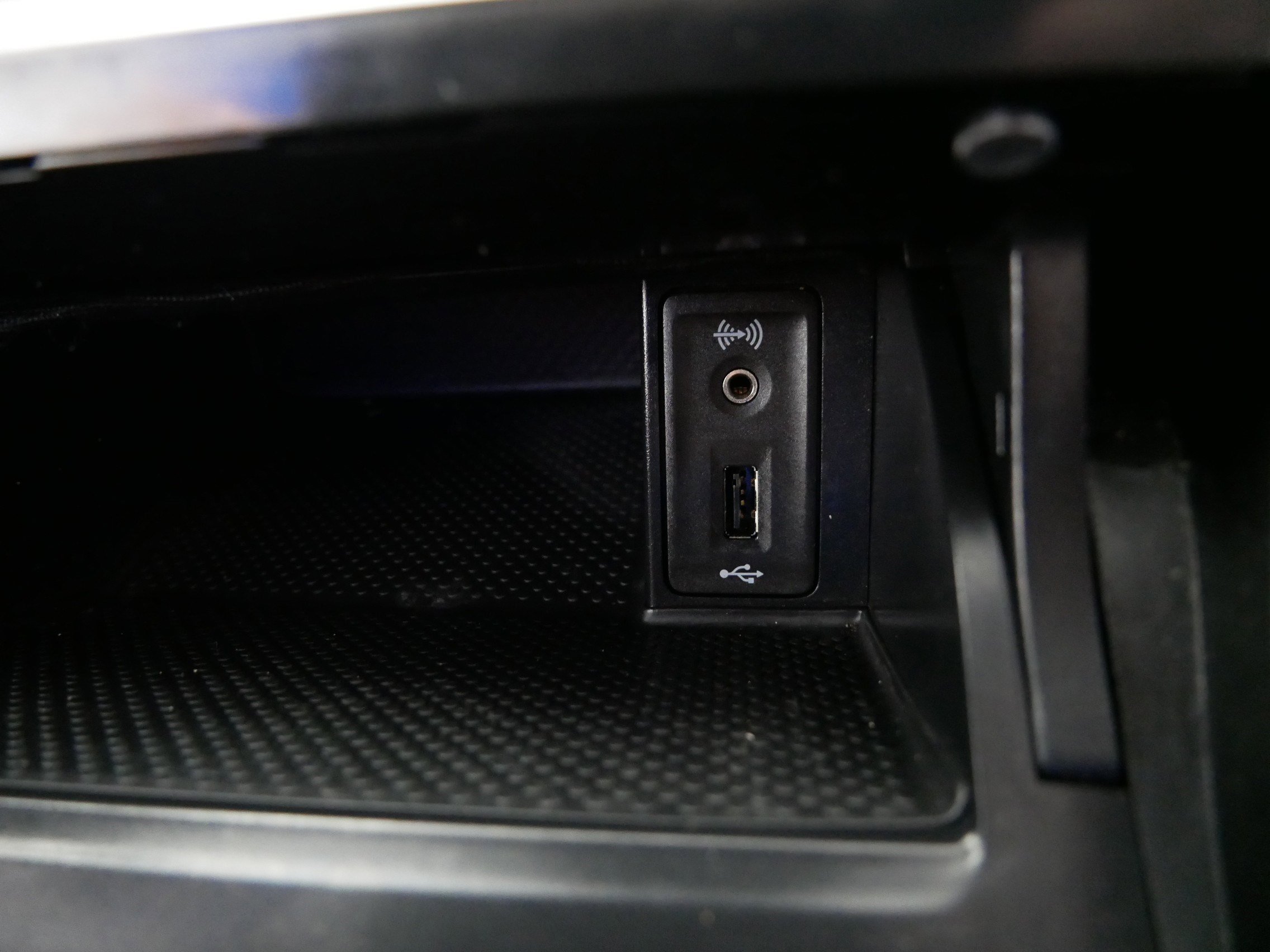 Used 2016 Volkswagen Golf Limited Edition image 30