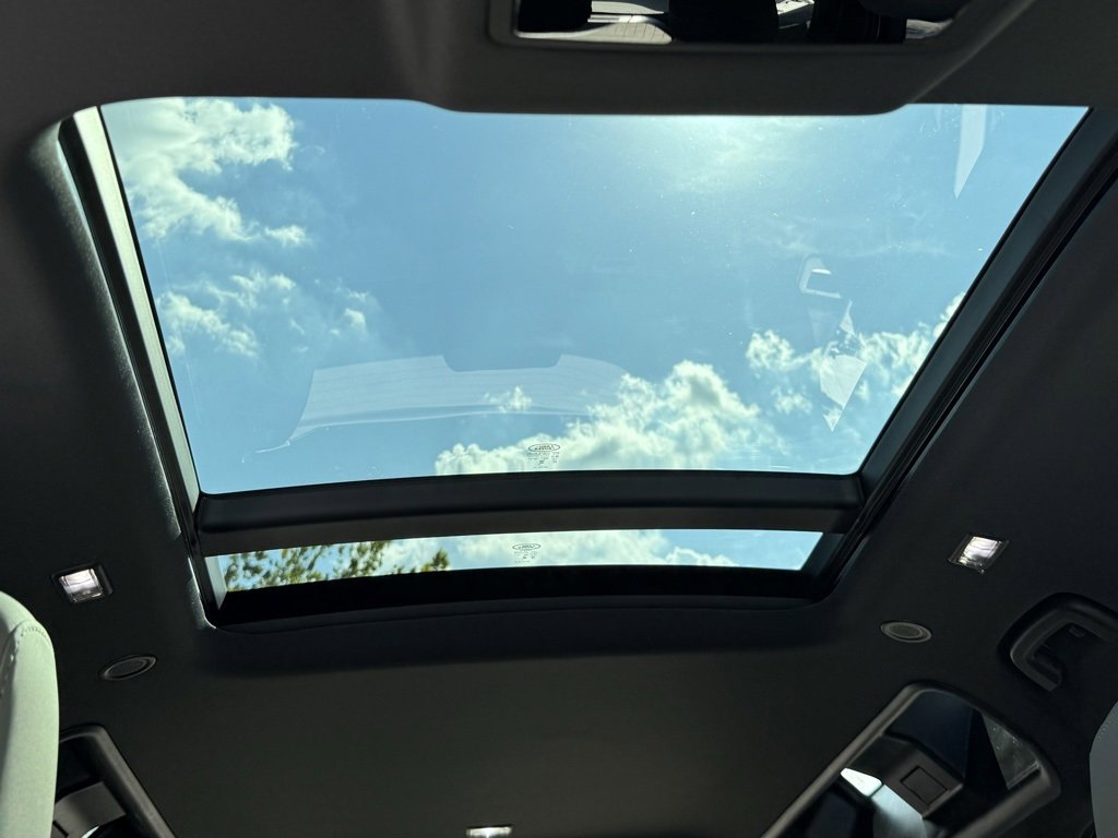 New 2026 Land Rover Defender 110 S image 32