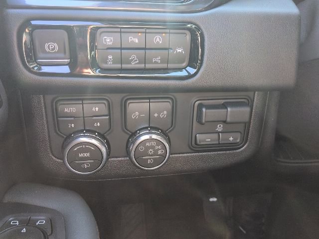 New 2026 GMC Yukon XL AT4 w/ AT4 Premium Plus Package image 16