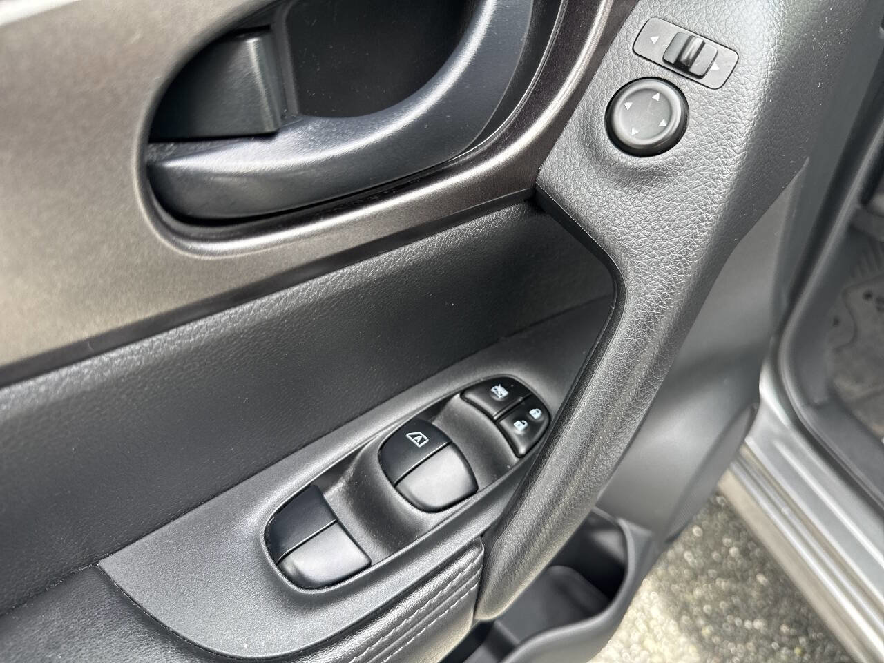 Used 2019 Nissan Rogue Sport S FWD image 29