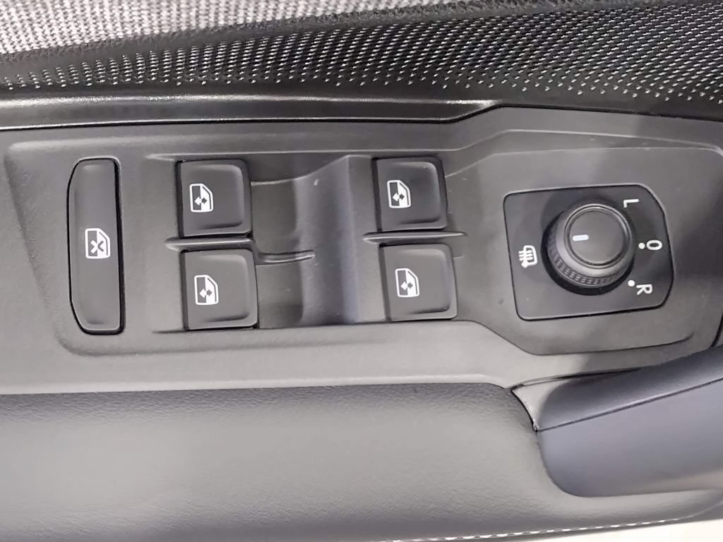 New 2026 Volkswagen Tiguan S AWD/4WD image 17