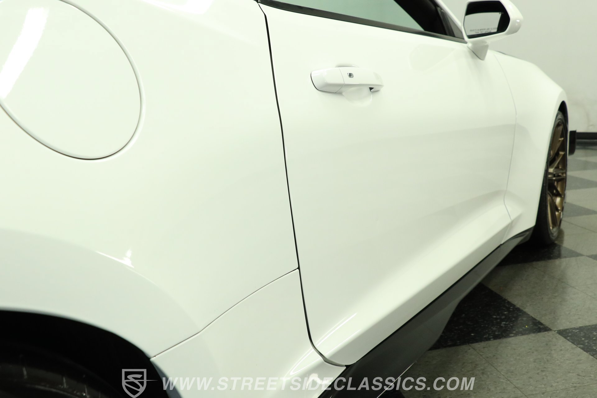 Used 2018 Chevrolet Camaro ZL1 RWD image 27