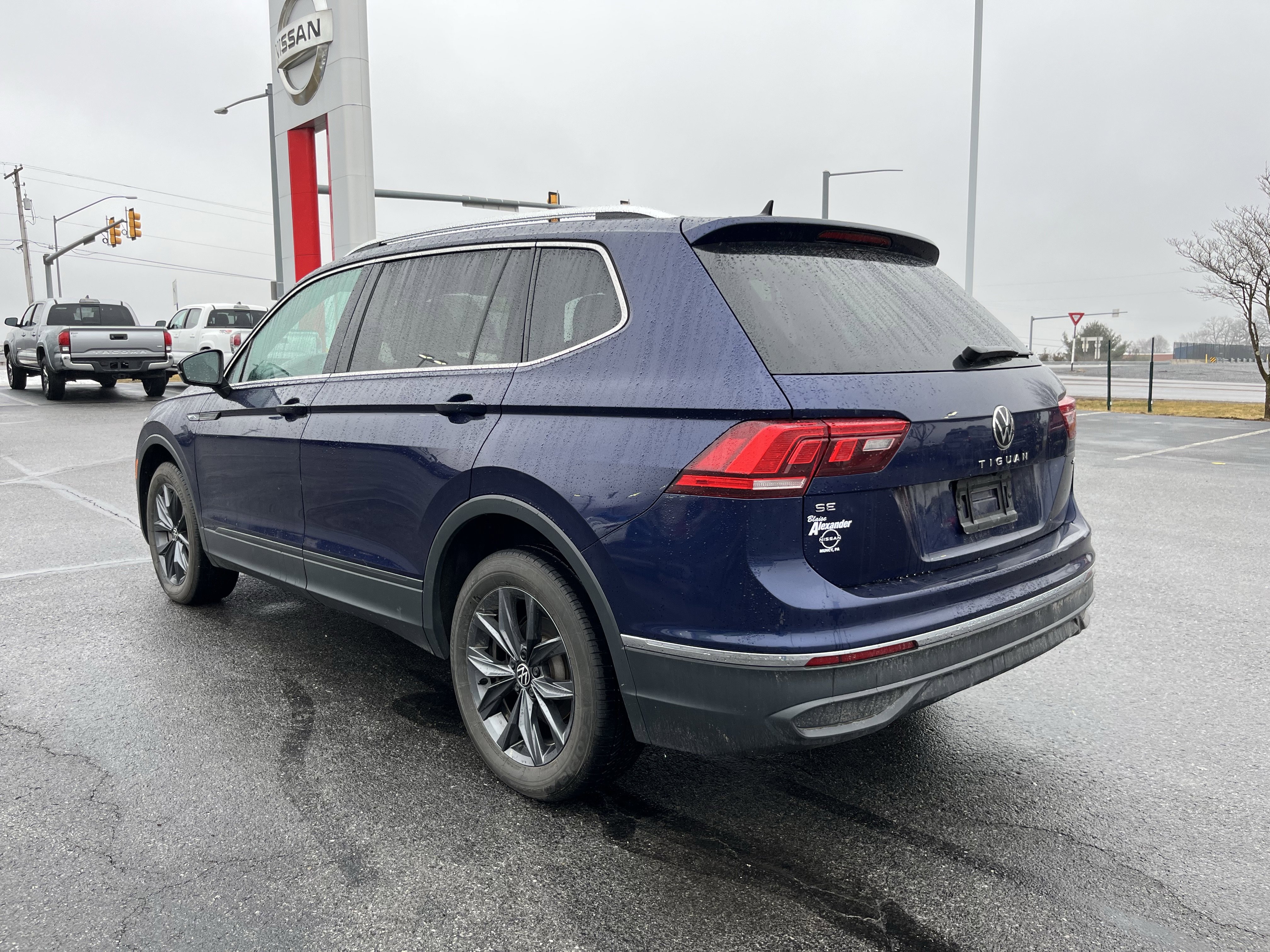 Used 2022 Volkswagen Tiguan SE AWD/4WD image 7