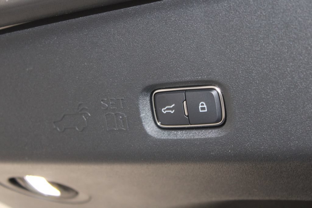 New 2026 Lincoln Navigator Reserve AWD/4WD image 18