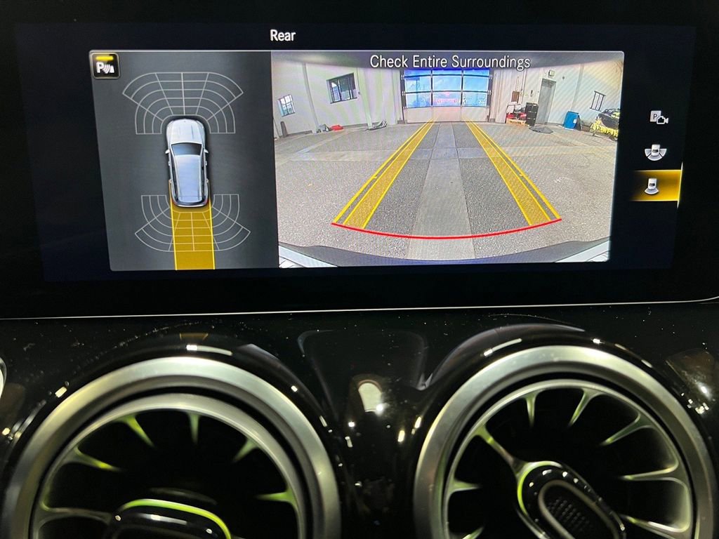 Used 2022 Mercedes-Benz EQB 300 4MATIC image 32