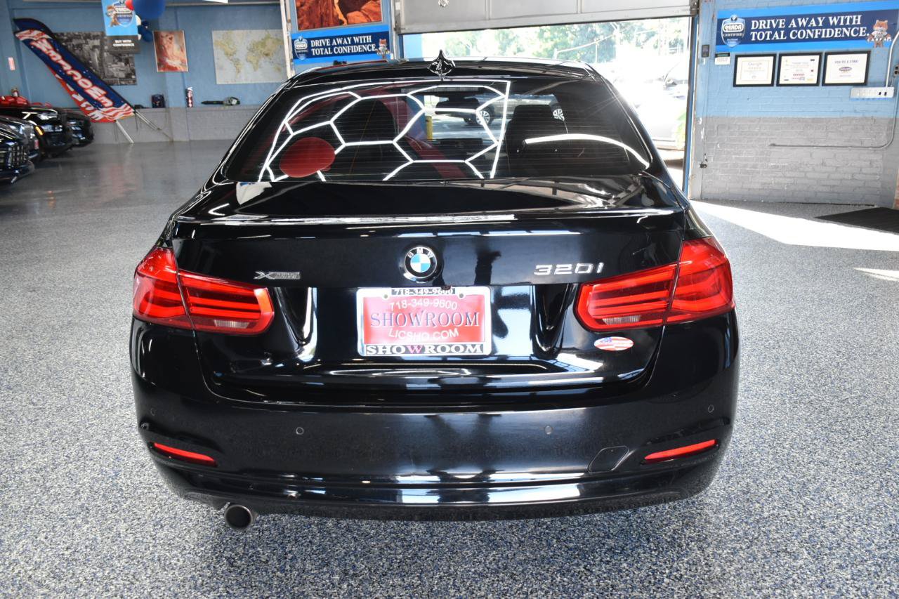 Used 2016 BMW 320i xDrive Sedan AWD/4WD image 4