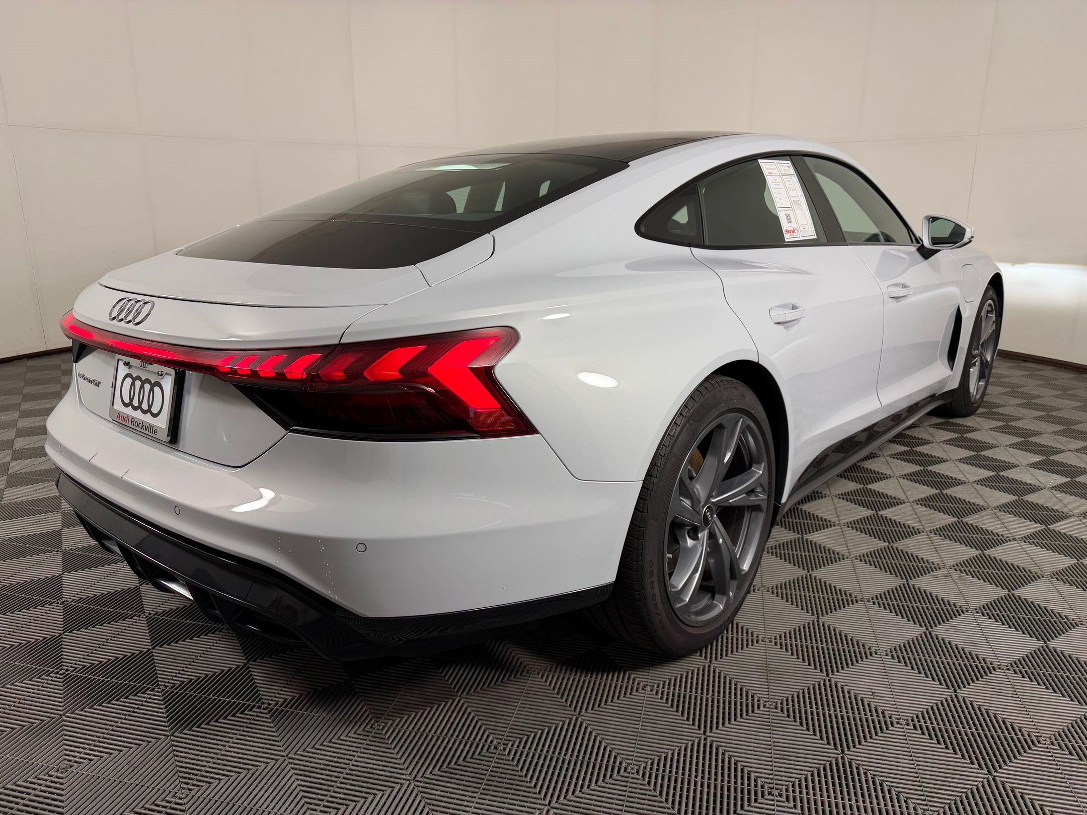 Used 2023 Audi e-tron GT Premium Plus AWD/4WD image 9