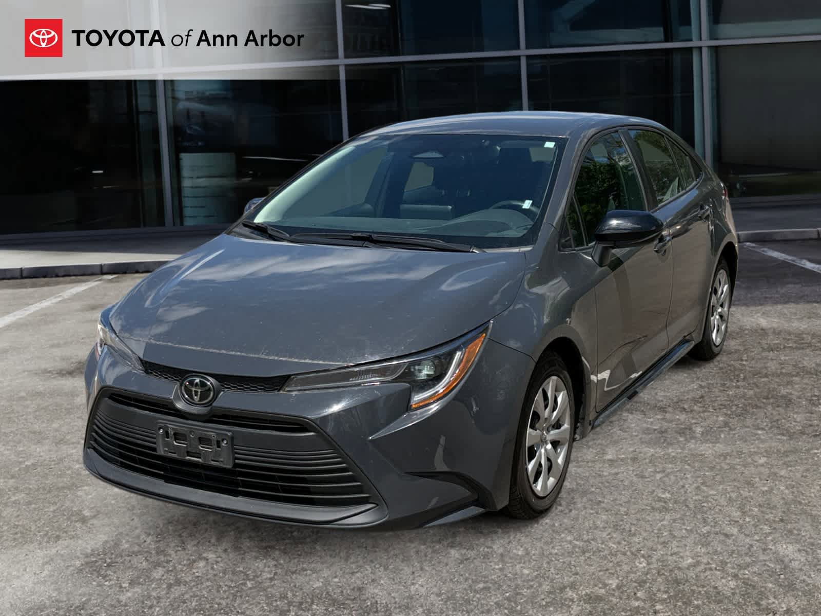 Used 2024 Toyota Corolla LE FWD image 2