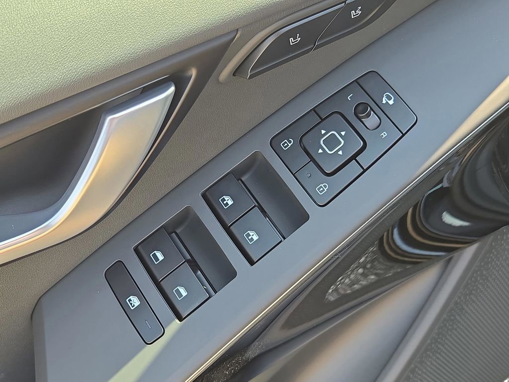 New 2025 Kia Niro SX image 16