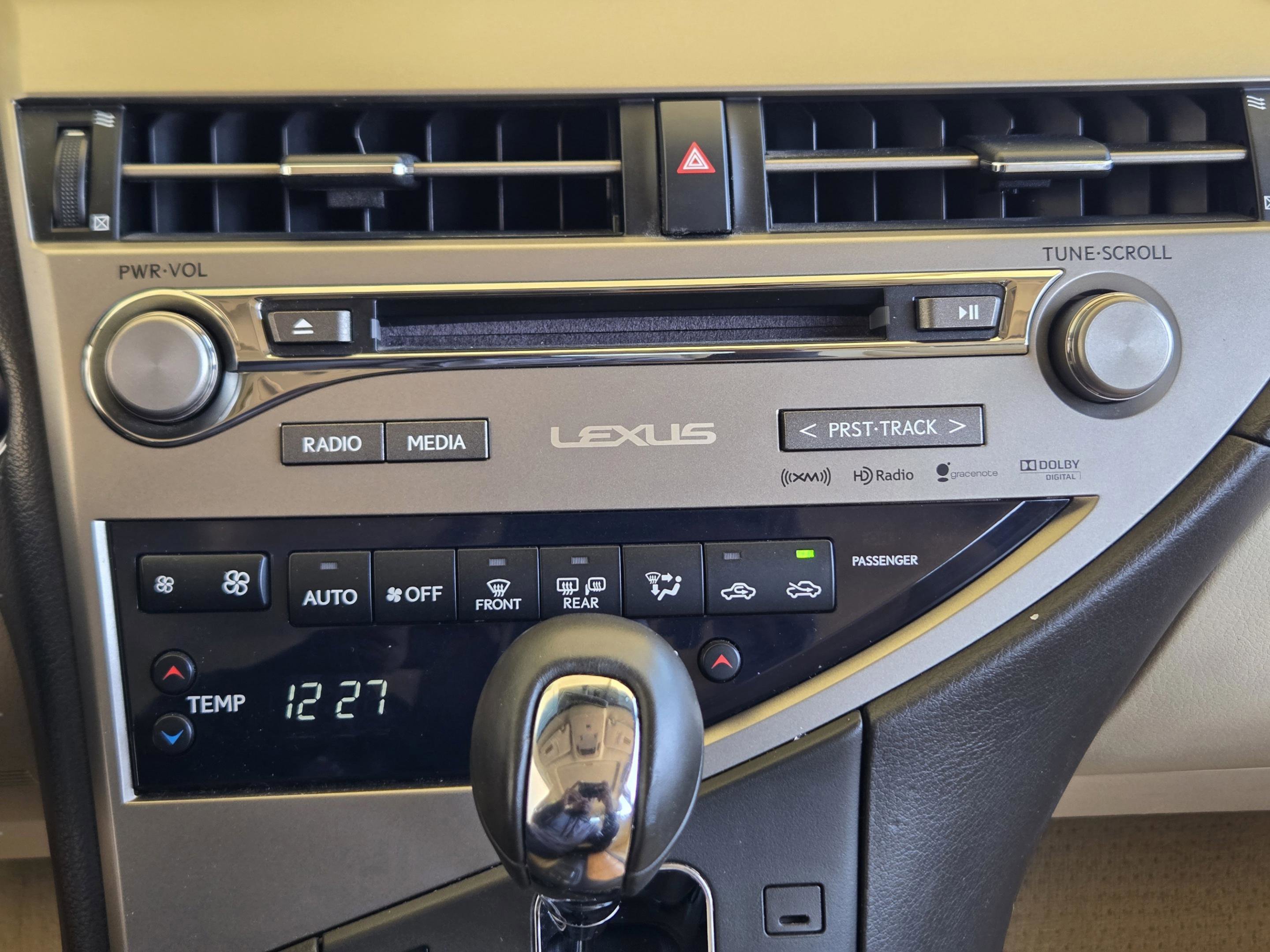 Used 2015 Lexus RX 450h FWD image 17