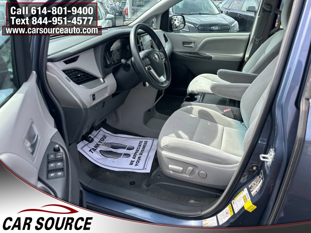 Used 2015 Toyota Sienna LE AWD/4WD image 12