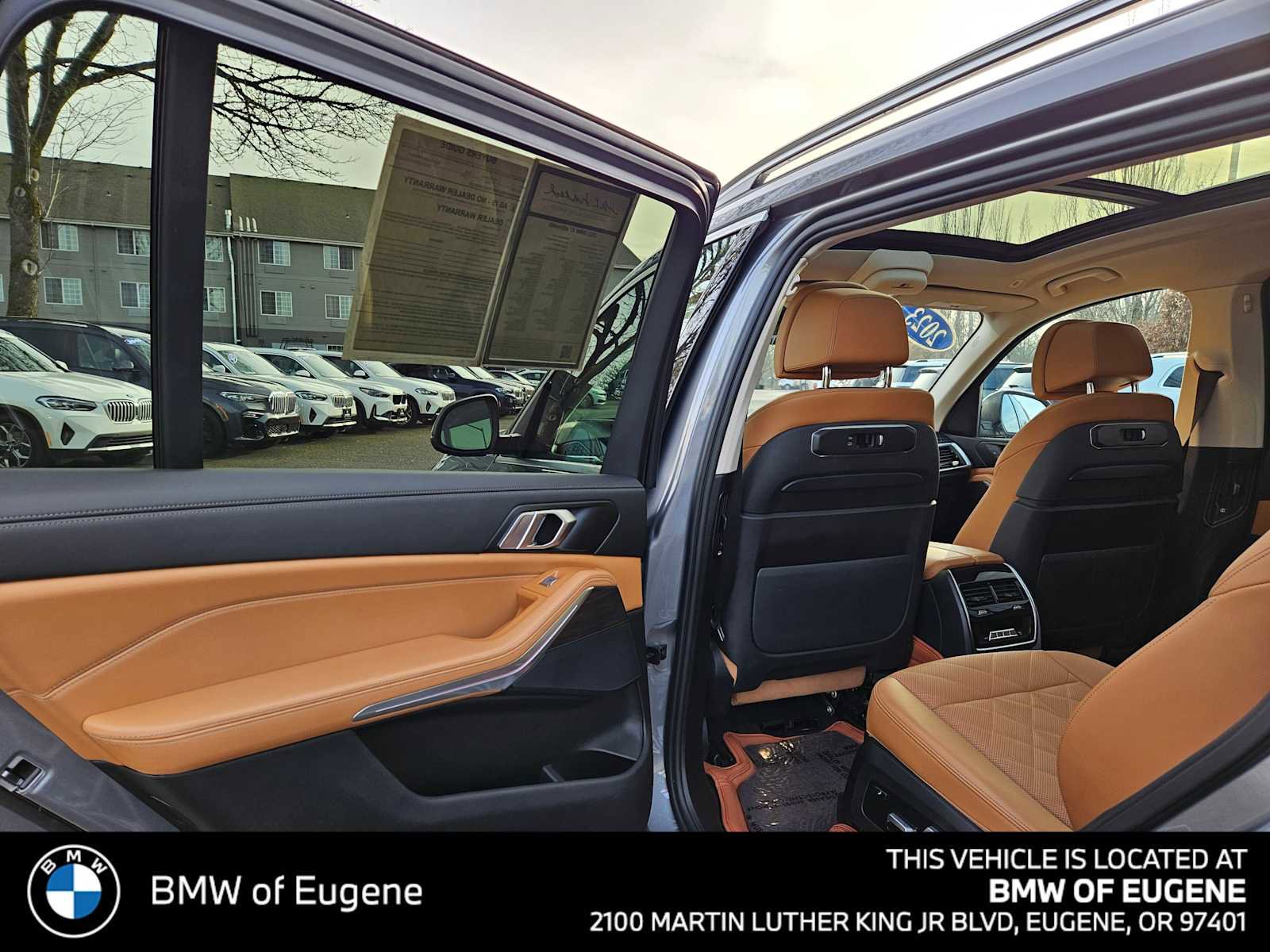 Used 2023 BMW X7 xDrive40i w/ Parking Assistance Package image 18