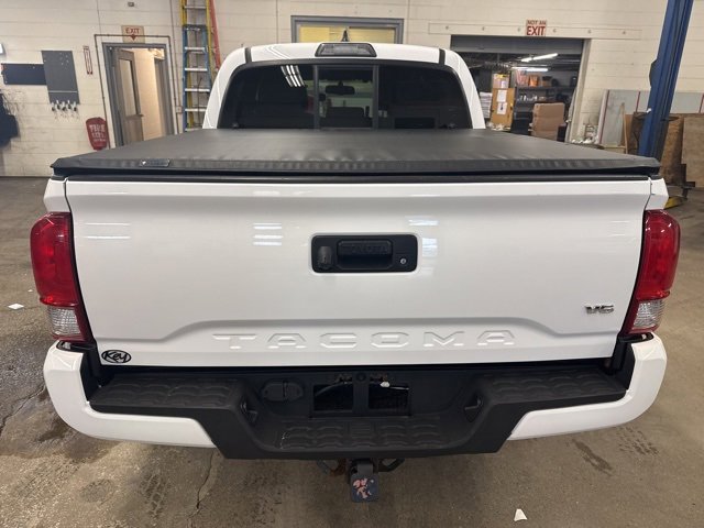 Used 2016 Toyota Tacoma TRD Sport image 5