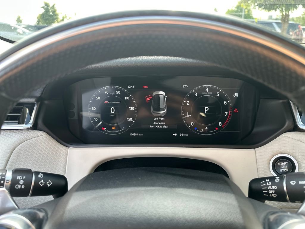 Used 2018 Land Rover Range Rover Velar R-Dynamic SE AWD/4WD image 18