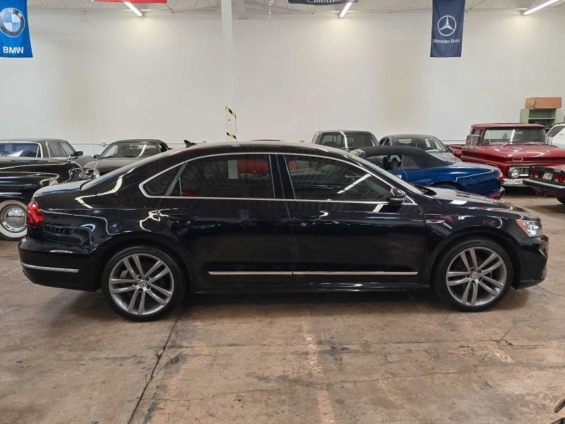 Used 2017 Volkswagen Passat 1.8T R-Line image 3