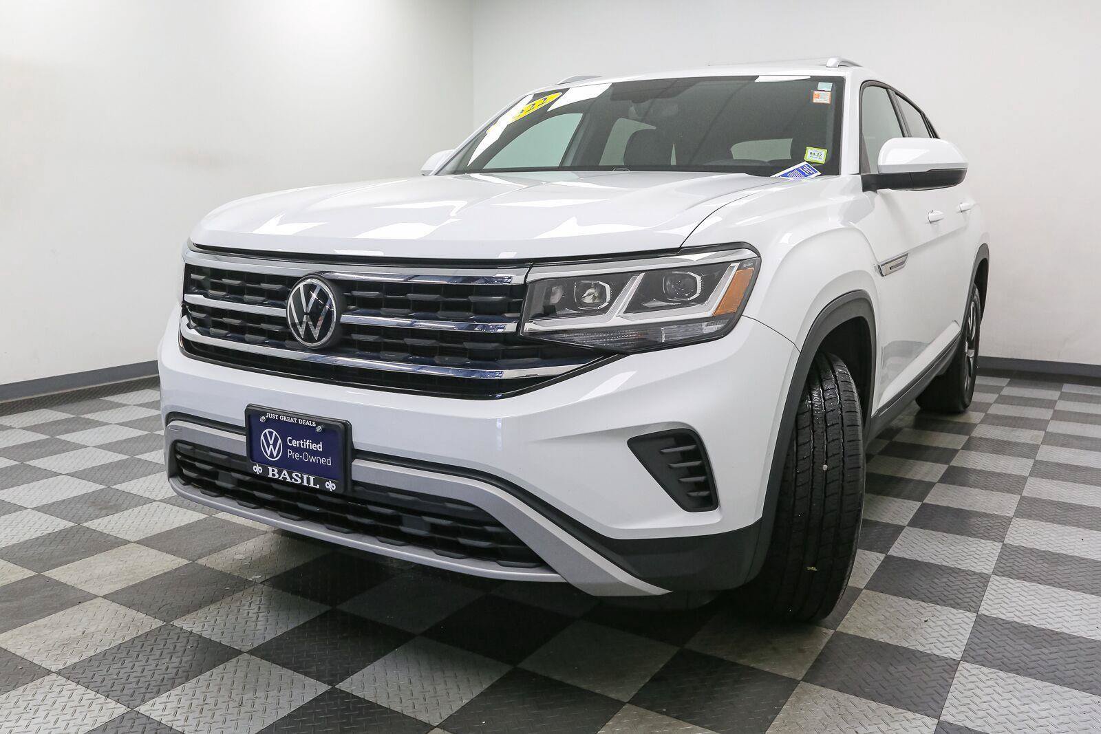 Certified 2022 Volkswagen Atlas Cross Sport SE AWD/4WD image 5