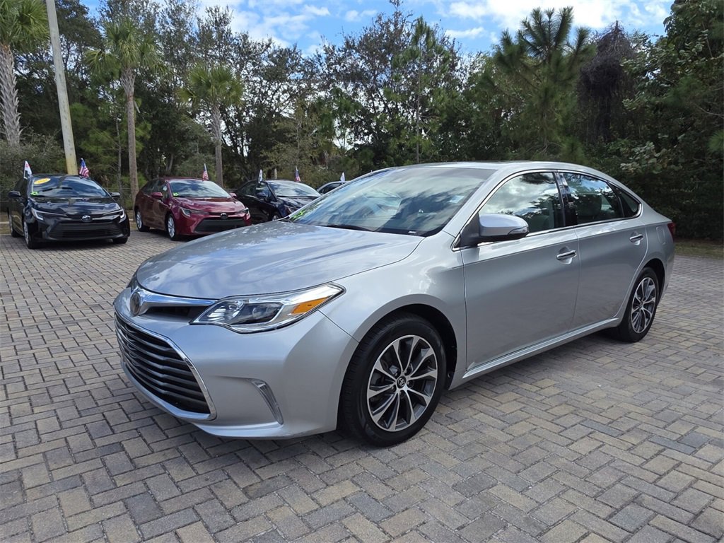 Certified 2018 Toyota Avalon XLE Premium image 3