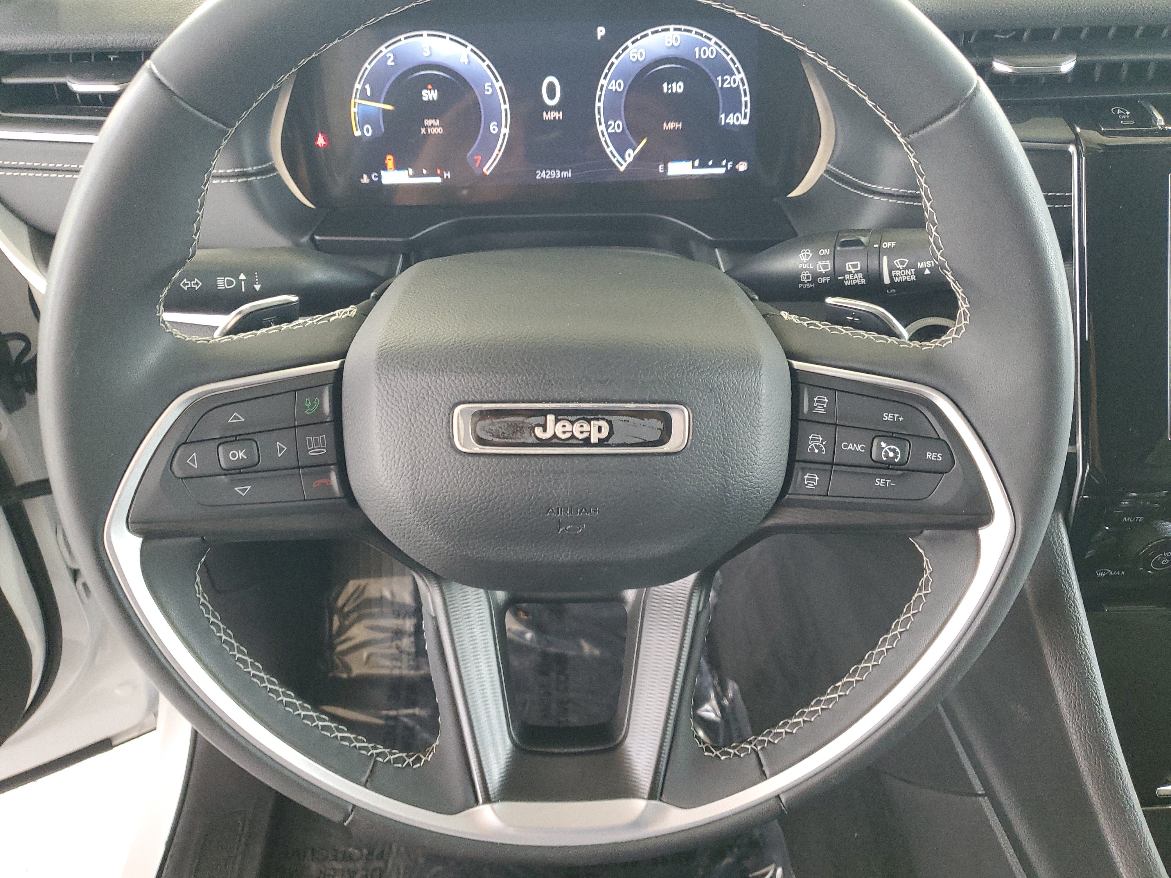 Certified 2023 Jeep Grand Cherokee Laredo w/ Trailer Tow Prep Group (B) AWD/4WD image 23