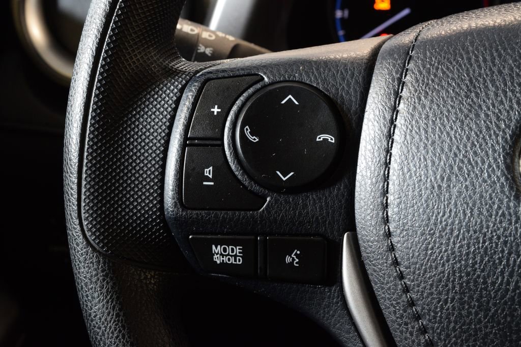 Used 2018 Toyota RAV4 LE w/ All Weather Liner Package image 20