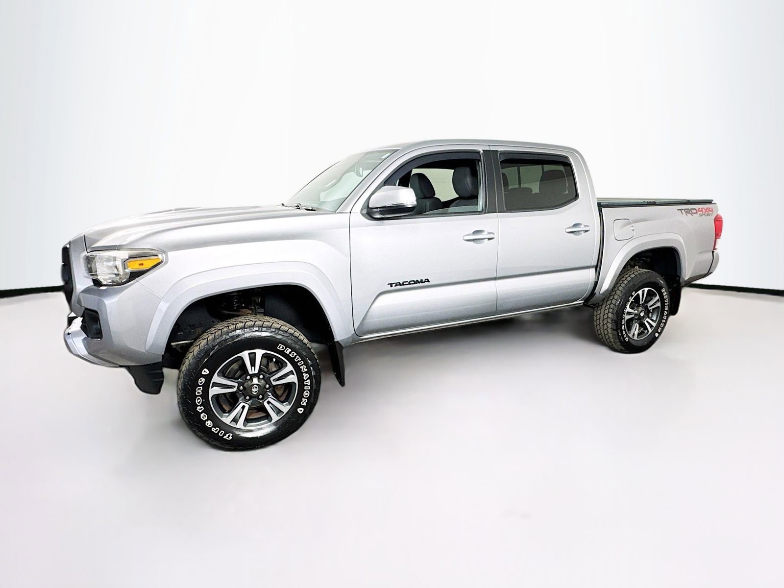 Used 2017 Toyota Tacoma TRD Sport w/ Premium & Technology Package image 4